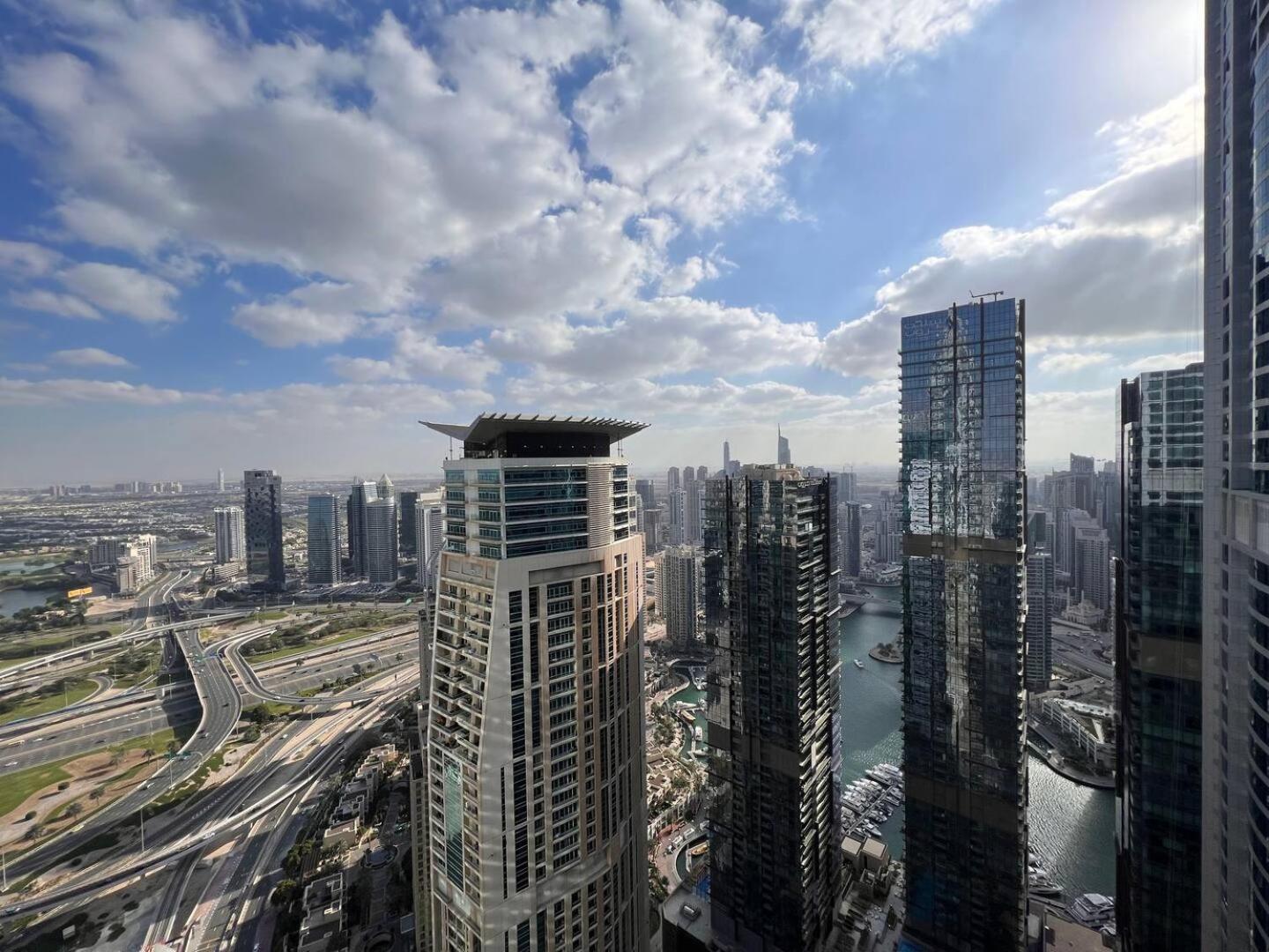 Апарт отель Views To Feed Your Soul On 60Th Floor Дубай Экстерьер фото